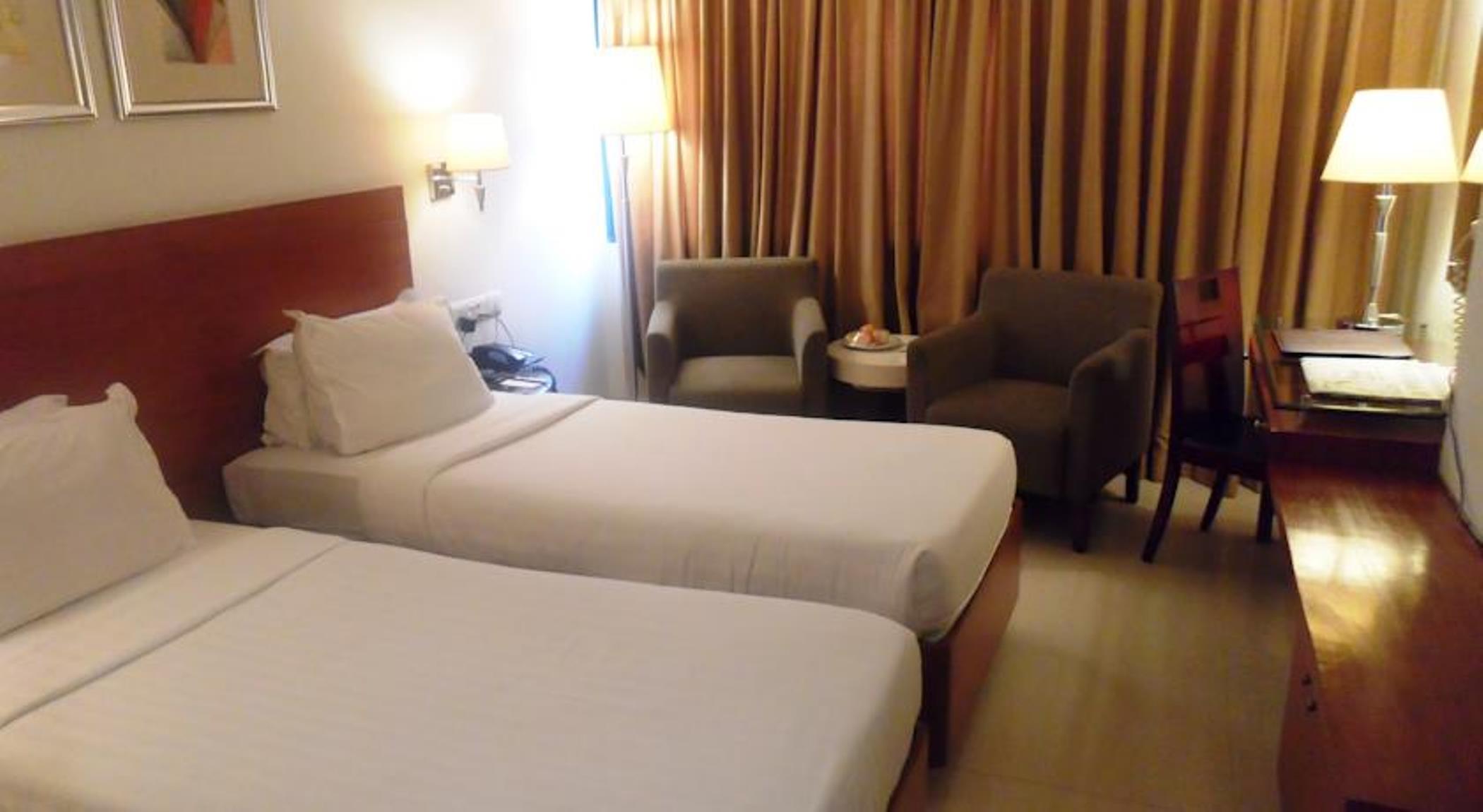 Hotel Hampshire Plaza à Haïdarabad Extérieur photo