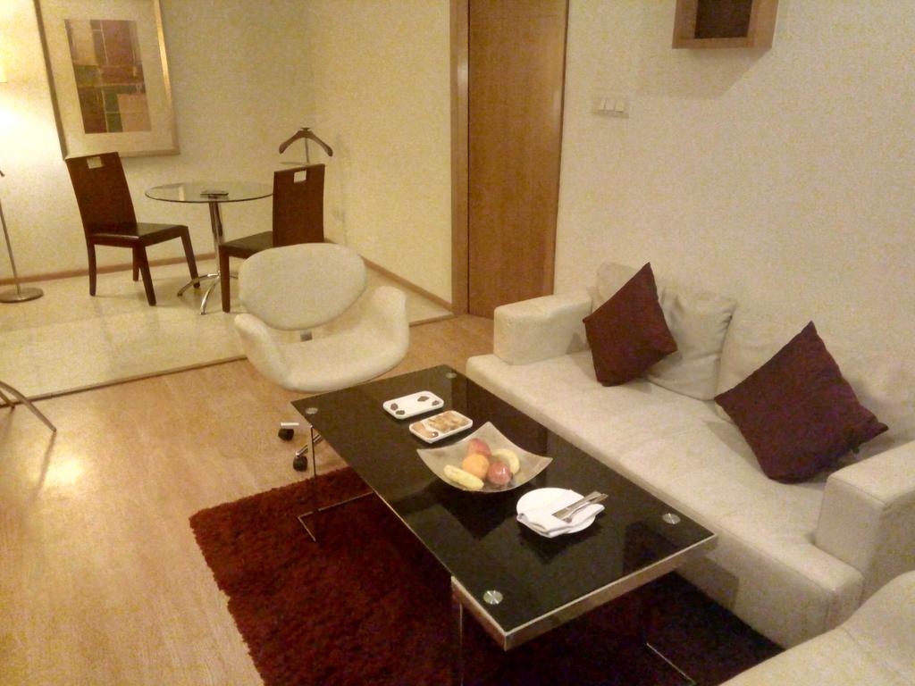 Hotel Hampshire Plaza à Haïdarabad Extérieur photo