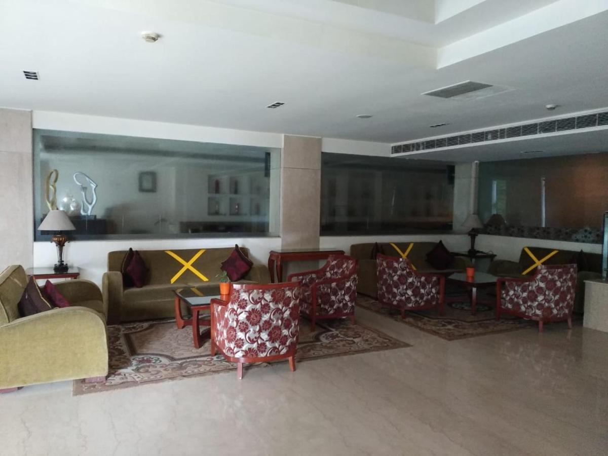 Hotel Hampshire Plaza à Haïdarabad Extérieur photo